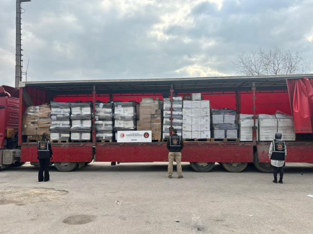 Ticaret Bakanlığı: 508 milyon lira değerinde kaçak eşya ve araç ele geçirildi - Resim: 0