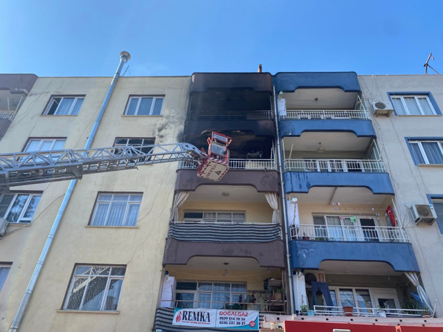 Manisa'da genç kız arkadaşının evinde hayatını kaybetti - Resim: 0