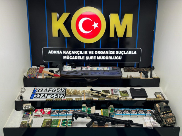 "Hayırdır devrem" dedi, cebinden çıkarıp gösterdi, gözaltına alındı - Resim: 0