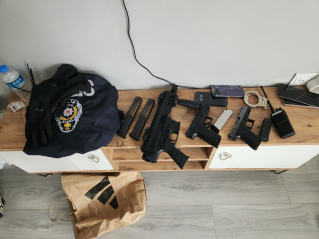 Bakan Yerlikaya duyurdu: 'Pekmez Kardeşler' ve 'Çirkinler' adlı iki suç örgütü çökertildi - Resim: 2