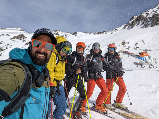 Dünyada sayılı merkezlerde yapılıyor Kaçkar Dağları büyüledi helikopterle kayak etkinliği - Resim: 0