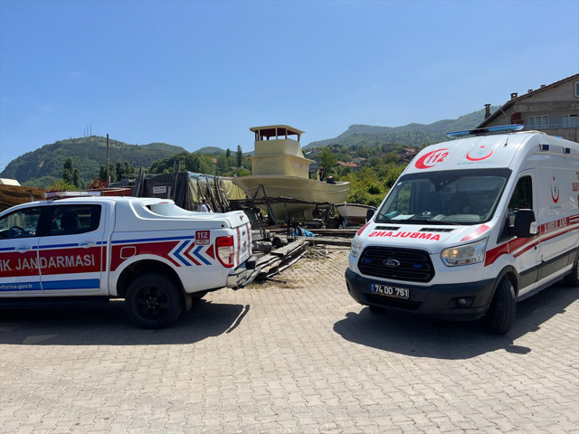 Bartın'da 2 kişi yaptırdıkları teknenin içinde can verdi - Resim: 0