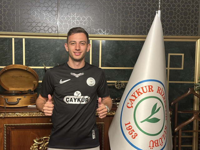 Çaykur Rizespor, Yunan futbolcu Giannis Papanikolaou'yu transfer etti - Resim: 0