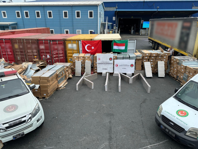 Gümrük Muhafaza ekipleri 521 milyon lira değerinde kaçak eşya ele geçirdi - Resim: 0