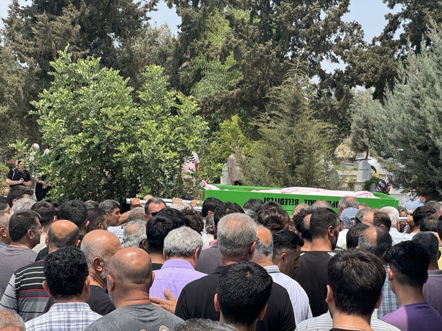 İzmir'de elektrik akımına kapılıp ölen Özge'nin cenazesi Osmaniye'de defnedildi - Resim: 1