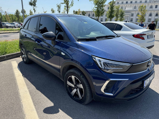 Kocaeli Emniyet Müdürlüğü'nün otoparkında hareketli anlar! Bıçaklı saldırgan vurularak etkisiz hale getirildi - Resim: 1