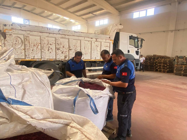 Vatandaşa yedireceklerdi... Gaziantep'te şok operasyon! Ele geçirilen ürünler imha edildi - Resim: 1