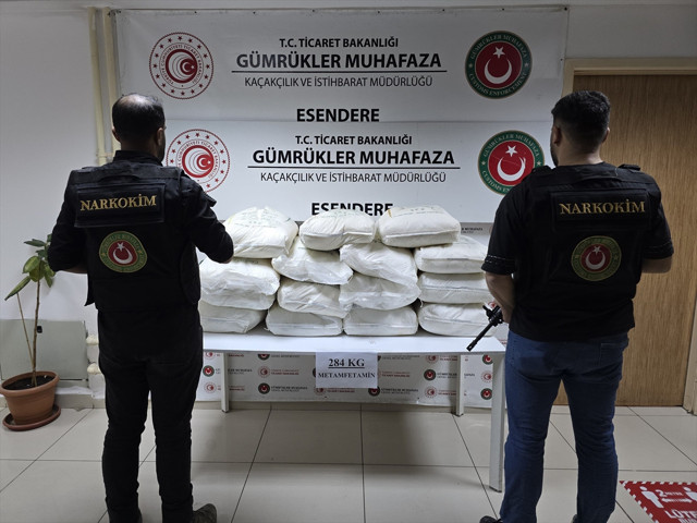Gümrük Muhafaza ekipleri düzenledikleri operasyonlarla kaçakçılara göz açtırmadı - Resim: 0