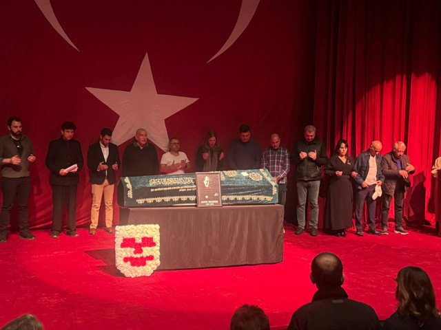 Oyuncu Suphi Tekniker için Harbiye'de tören düzenlendi - Resim: 0