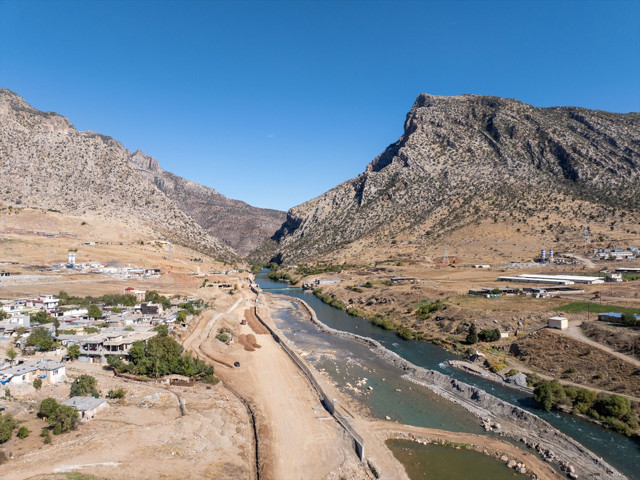 Irak'ın kuzeyinde terör örgütü PKK'dan arındırılarak huzura kavuşturulan yerlerde yatırım hamleleri başladı - Resim: 4
