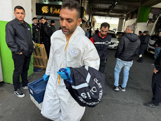 Dükkan kan gölüne döndü! Kayınpeder damadını öldürdü ardından intihar etti - Resim: 0