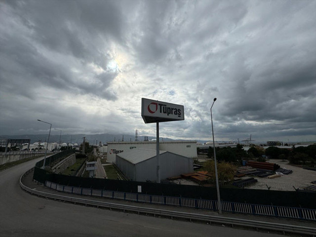 İzmit Tüpraş rafinerisinde şiddetli patlama 7 ilçede hissedildi - Resim: 1