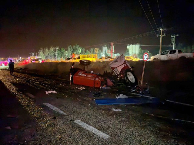 Osmaniye'de üç aracın karıştığı trafik kazasında 4 kişi öldü - Resim: 1