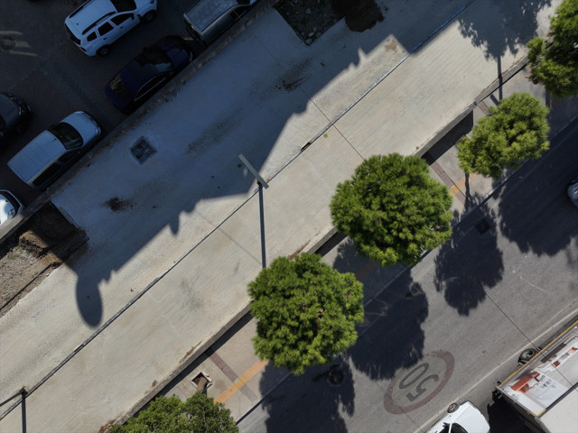 İzmir'de 152 yıllık demir yolunun beton dökülerek kapatılmasına tepki - Resim: 2