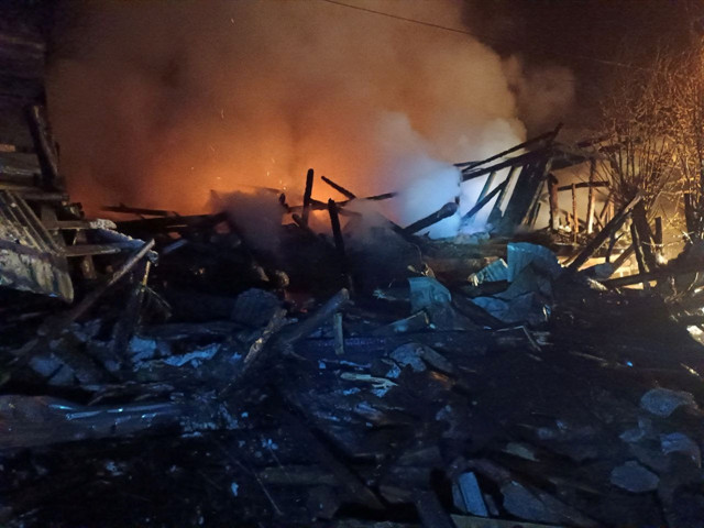 Kastamonu'da ev yangını! Baba ve engelli oğlu öldü, 1 kişi yaralandı, 50 hayvan telef oldu - Resim: 0