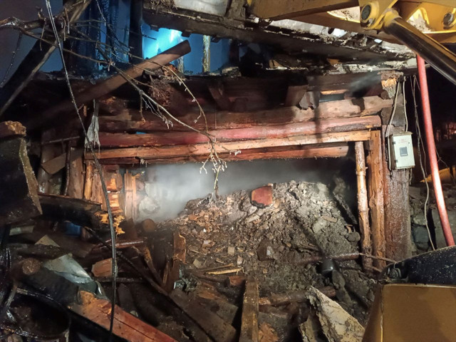 Kastamonu'da ev yangını! Baba ve engelli oğlu öldü, 1 kişi yaralandı, 50 hayvan telef oldu - Resim: 2