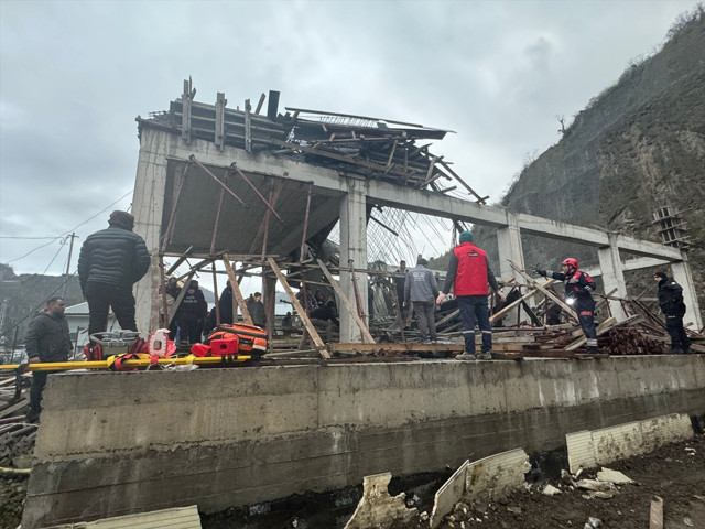 Trabzon'da inşaatta göçük meydana geldi! 1 işçi aranıyor - Resim: 1