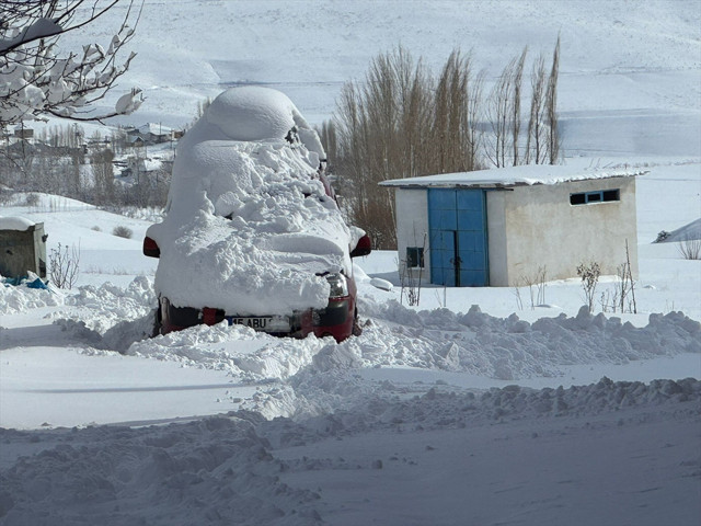 Van, Hakkari, Muş ve Bitlis'te 799 yerleşim yerine ulaşım sağlanamıyor - Resim: 2