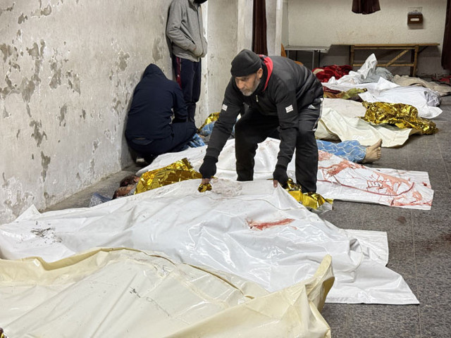 İsrail Gazze'de ateşkese kadarki süreyi fırsat bilip saldırdı en az 23 Filistinli hayatını kaybetti - Resim: 0