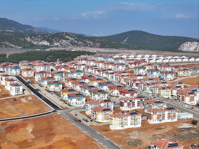 Bakan Murat Kurum’dan deprem haftası paylaşımı! Deprem bölgesindeki 11 ilde 201 bin 580 ev teslim edildi - Resim: 3