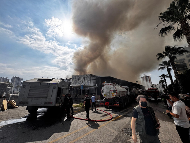 Mersin'de ses ve görüntü sistemleri üretilen fabrikada yangın çıktı - Resim: 7