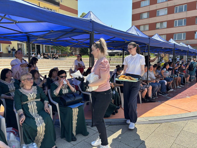 Bulgaristan'dan asırlardır süren gelenek! kazanda pişen etler... - Resim: 0