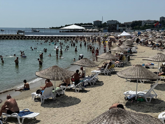 İstanbul'da bayramın üçüncü gününde vatandaşlar sahil ve parklara akın etti - Resim: 1