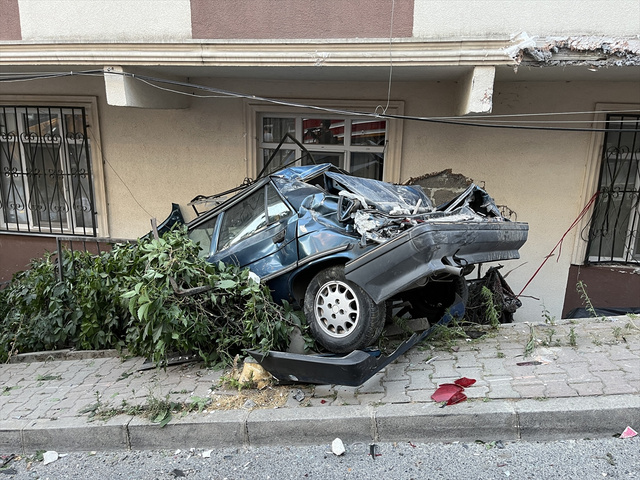 İstanbul'da korkunç anlar! Kontrolden çıktı 23 aracı biçti - Resim: 1