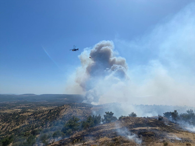 Çanakkale'de ve Bursa'da yangın çıktı! Köyler tahliye ediliyor - Resim: 1