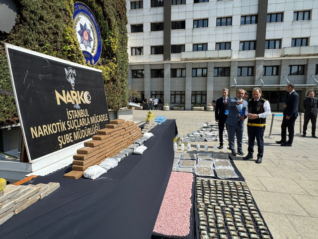 Hepsi İstanbul'da ele geçirildi, 20 zehir taciri tutuklandı! Selami Yıldız'dan açıklama - Resim: 0