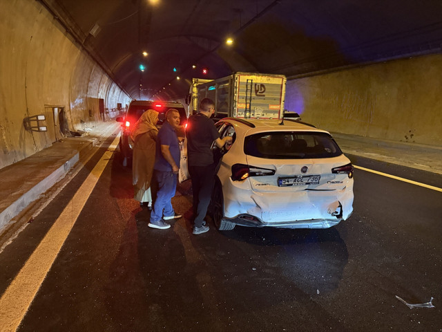 Anadolu Otoyolu'nda zincirleme kaza! Yaralılar var - Resim: 2