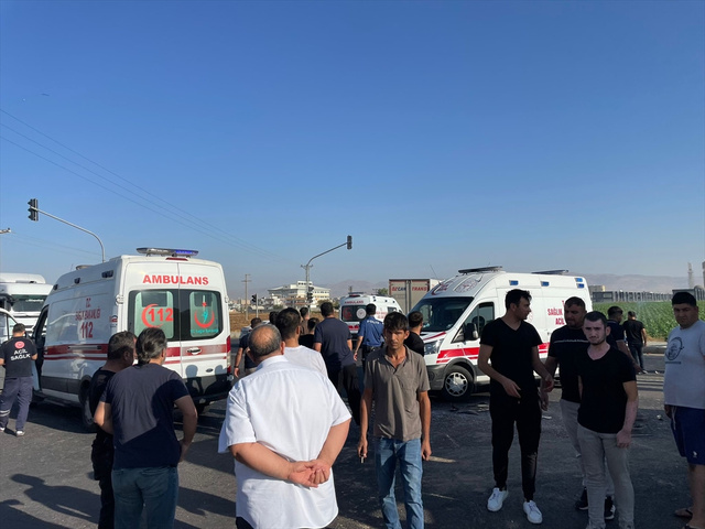 Halk otobüsü ile TIR çarpıştı! Feci kazada ölü ve yaralılar var - Resim: 1