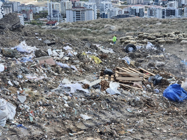 Ankara'da çirkin görüntü! Etimesgut Belediyesi uyarıyı dikkate almadı, bakanlık cezayı kesti! - Resim: 0