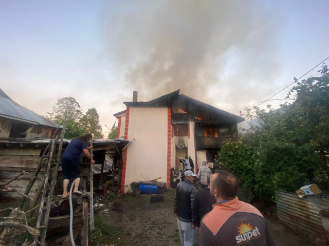 Bolu'da 2 katlı evde yangın: Karı-koca hayatını kaybetti - Resim: 0