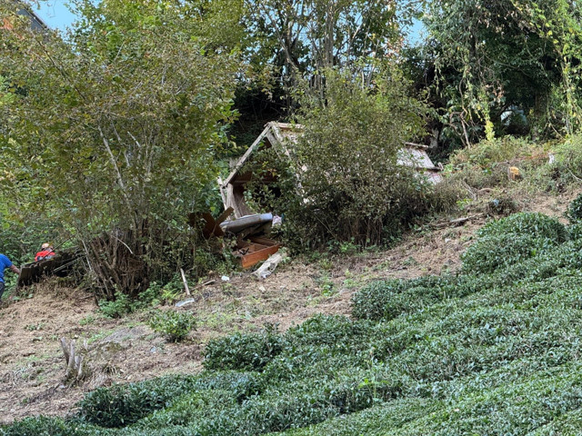 Rize'de serender devrildi: 1 ölü, 2 yaralı - Resim: 0