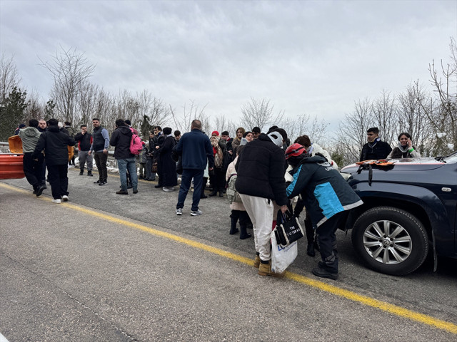 Kocaeli'de belediye otobüsü şarampole devrildi! Yaralılar var - Resim: 0