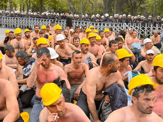 Açlık grevindeki madencilere gazlı müdahale! Erkan Baş'ın suratına da sıkıldı - Resim: 1