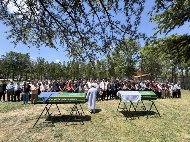 Konya'da hayatlarını kaybeden anne-kız toprağa verildi! Yürek burkan detay - Resim: 0