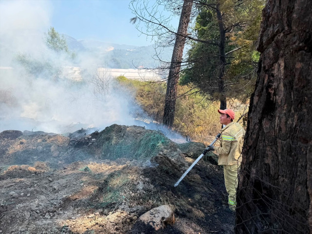 Antalya'nın Kaş ilçesinde ormanlık alanda yangın çıktı - Resim: 3