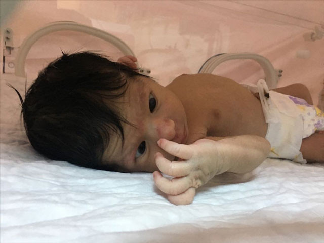 Mersin'de belediye otoparkında yeni doğmuş bebek bulundu - Resim: 2