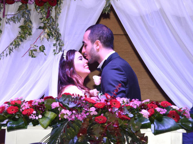 Yeşim Salkım'ın kızının düğününde davetsiz misafir tüm gözler üstündeydi - Resim: 1