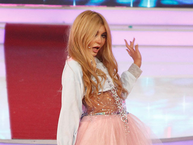 Bahar Candan yine olay oldu "Lahmacun küreği gibi" - Resim: 2