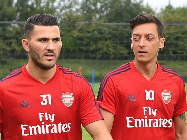 Mesut Özil ve Sead Kolasinac'a bıçaklı saldırının nedeni belli oldu - Resim: 1