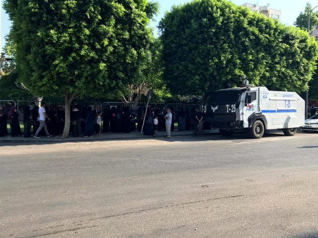 Furkan Vakfı davası! Alpaslan Kuytul için adliye önünde gergin bekleyiş - Resim: 4