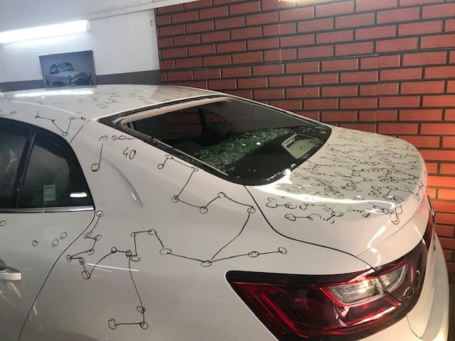 İstanbul'da dolu hasarı büyük oldu sadece bir dükkanda 100'e yakın araç sırada - Resim: 1