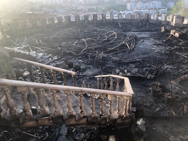 Ankara'da Estergon Kalesi alev alev yandı! Geriye külleri kaldı - Resim: 1