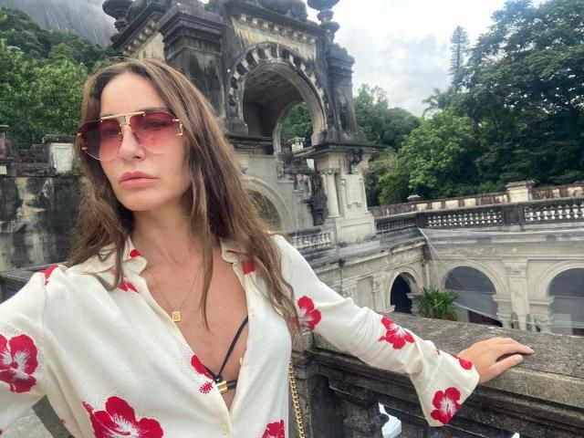 45'lik Ece Sükan bikinili pozlarını paylaştı düzgün fiziğine hayran kalmamak imkansız! - Resim: 1