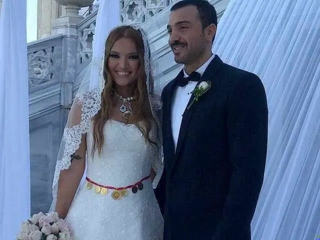 Demet Akalın ve Okan Kurt 14. yılını kutluyor! "Seni seviyorum minik" - Resim: 3