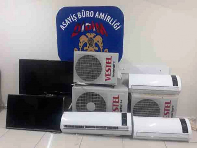 Hırsızlar çaldıklarını satamadan yakayı ele verdi - Resim: 0