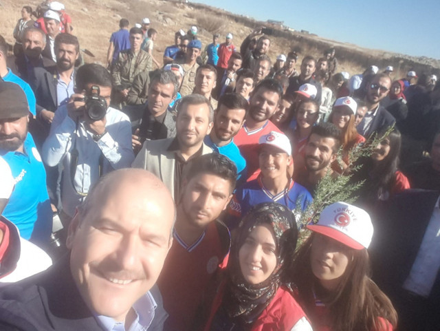 Süleyman Soylu fidan kampanyası için Şırnak Namaz dağında şehit evladıyla gitti - Resim: 0